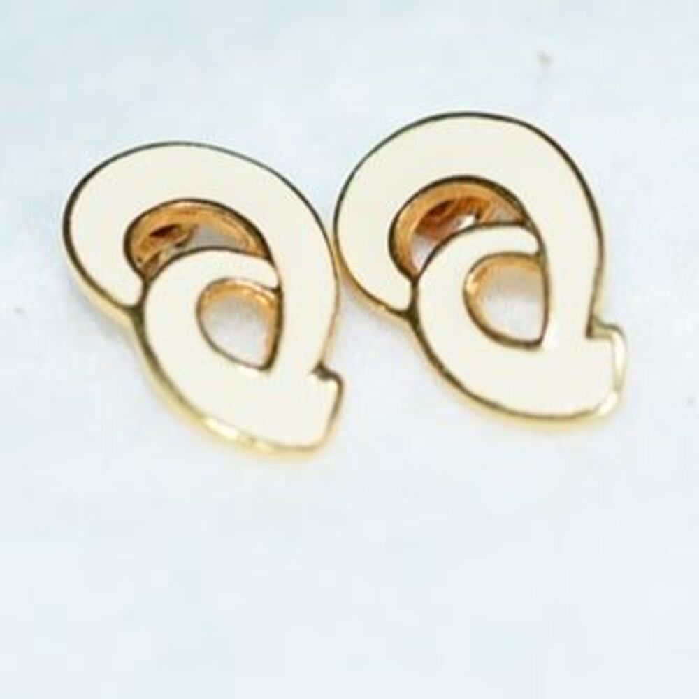 Rare Vintage Cream Enamel Inlay Gold Tone Retro Chic Post Earrings Like New